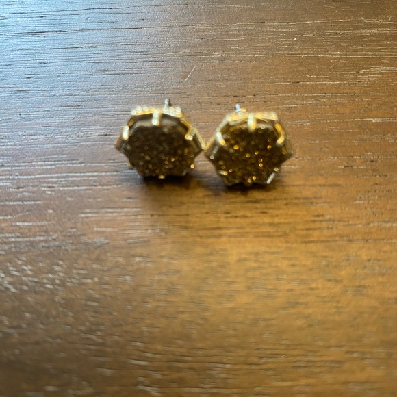 Kendra Scott Stud Earrings - Picture 3 of 3